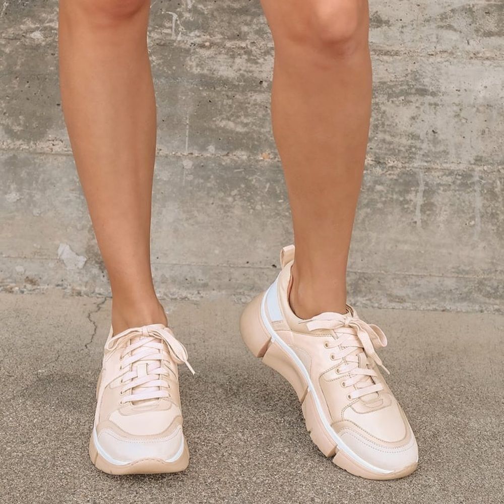 Seychelles I'll Be There Blush Leather Sneakers Size 10